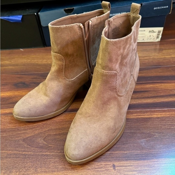 OLD NAVY Western Bootie Mocha latte Size - Picture 5 of 11